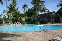  La piscine proche de la plage